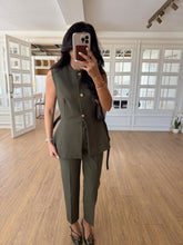 Load image into Gallery viewer, Dali Belted Flato Trouser Vest Suit
