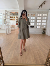 Load image into Gallery viewer, Diamon Buttoned Loose Muslin Dress
