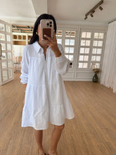 Load image into Gallery viewer, Diamon Buttoned Loose Muslin Dress
