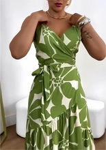 Load image into Gallery viewer, 🏖️Summer Hot Sale 50% OFF🌼Women&#39;s Casual Resort Print Gathered Tunic Dress
